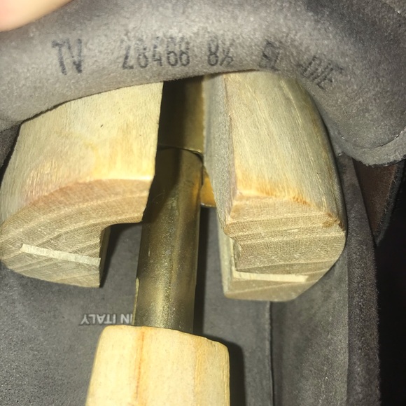 Ferragamo world men’s brown suede loafers - Picture 5 of 5